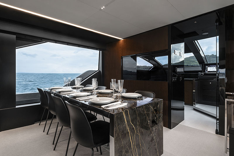 https://www.yachting.su/upload/iblock/0bd/Riva-82-Diva_--Interiors-(46).jpg