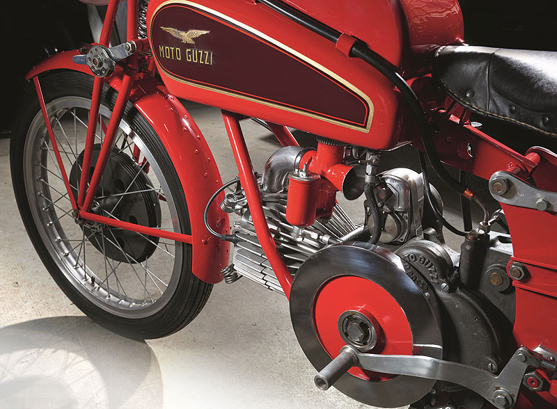 https://www.yachting.su/upload/iblock/1bc/04%201939-Moto-Guzzi-Dondolino.jpg