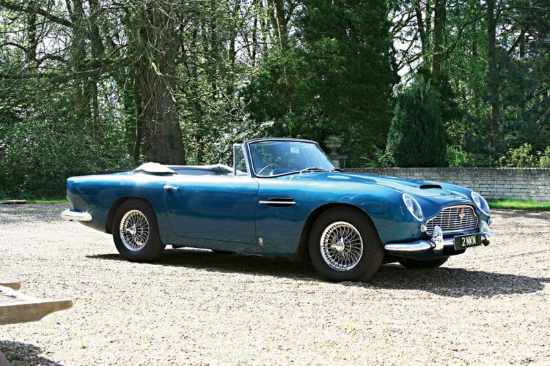 Aукцион легендарных Aston Martin