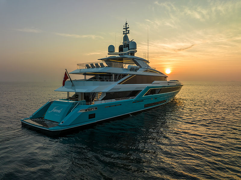 https://www.yachting.su/upload/iblock/2ef/07%20JEWELS-EXT-3.jpg