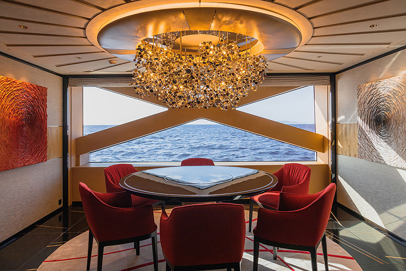 https://www.yachting.su/upload/iblock/356/Small-Dining-Room.jpg