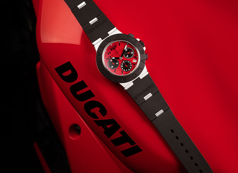 https://www.yachting.su/upload/iblock/37a/02%20BVLGARI-2022_ALUMINIUM_CHRONOGRAPH_DUCATI-(1).jpg