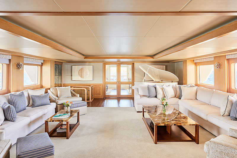 https://www.yachting.su/upload/iblock/406/YCO_Amara_Interior-and-Exterior-Spaces_38.jpg