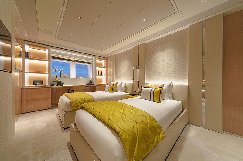 https://www.yachting.su/upload/iblock/557/Guest-Twin-Cabin-Yellow.jpg