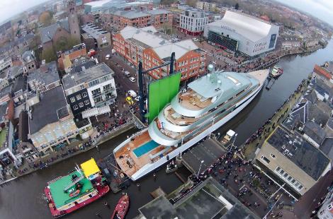 Гибрид от Feadship