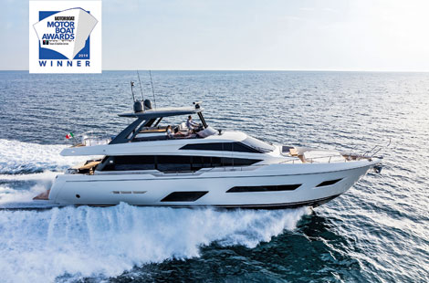 Награда для Ferretti Yachts 780