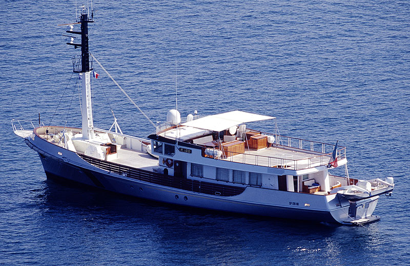 https://www.yachting.su/upload/iblock/7fd/CRN-MY-F100-32.80m_1983_2.jpg