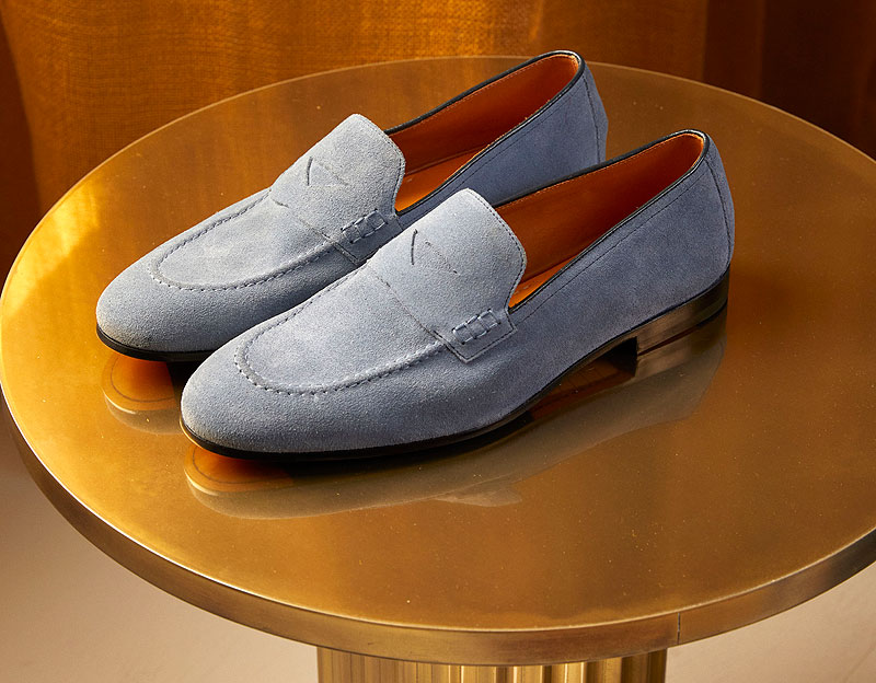 https://www.yachting.su/upload/iblock/837/Doucal_s_Suede-Penny-Loafer.jpg