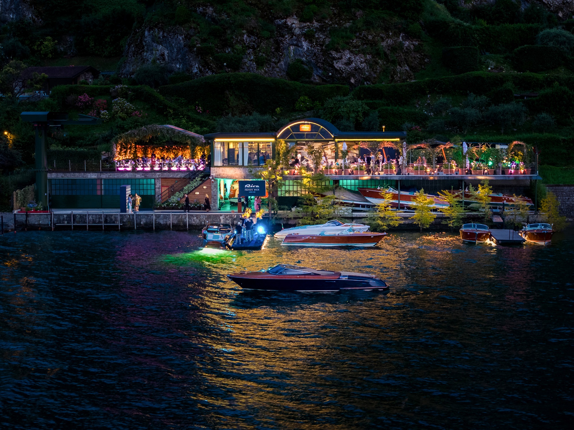 Riva на озере Комо