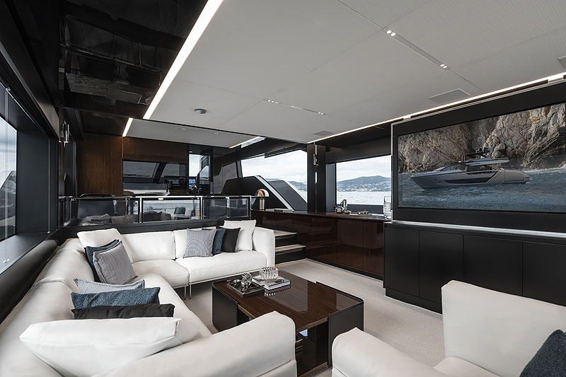 https://www.yachting.su/upload/iblock/9b6/Riva-82-Diva_--Interiors-(45).jpg