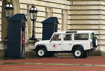 Красный Крест Land Rover