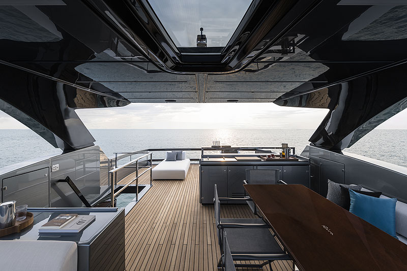 https://www.yachting.su/upload/iblock/c45/Riva-82-Diva_-Exteriors-(2).jpg