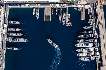 22 яхты Ferretti Group в Yacht Club de Monaco